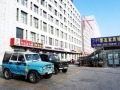 Jeeps in Erlian center waiting for people and goods